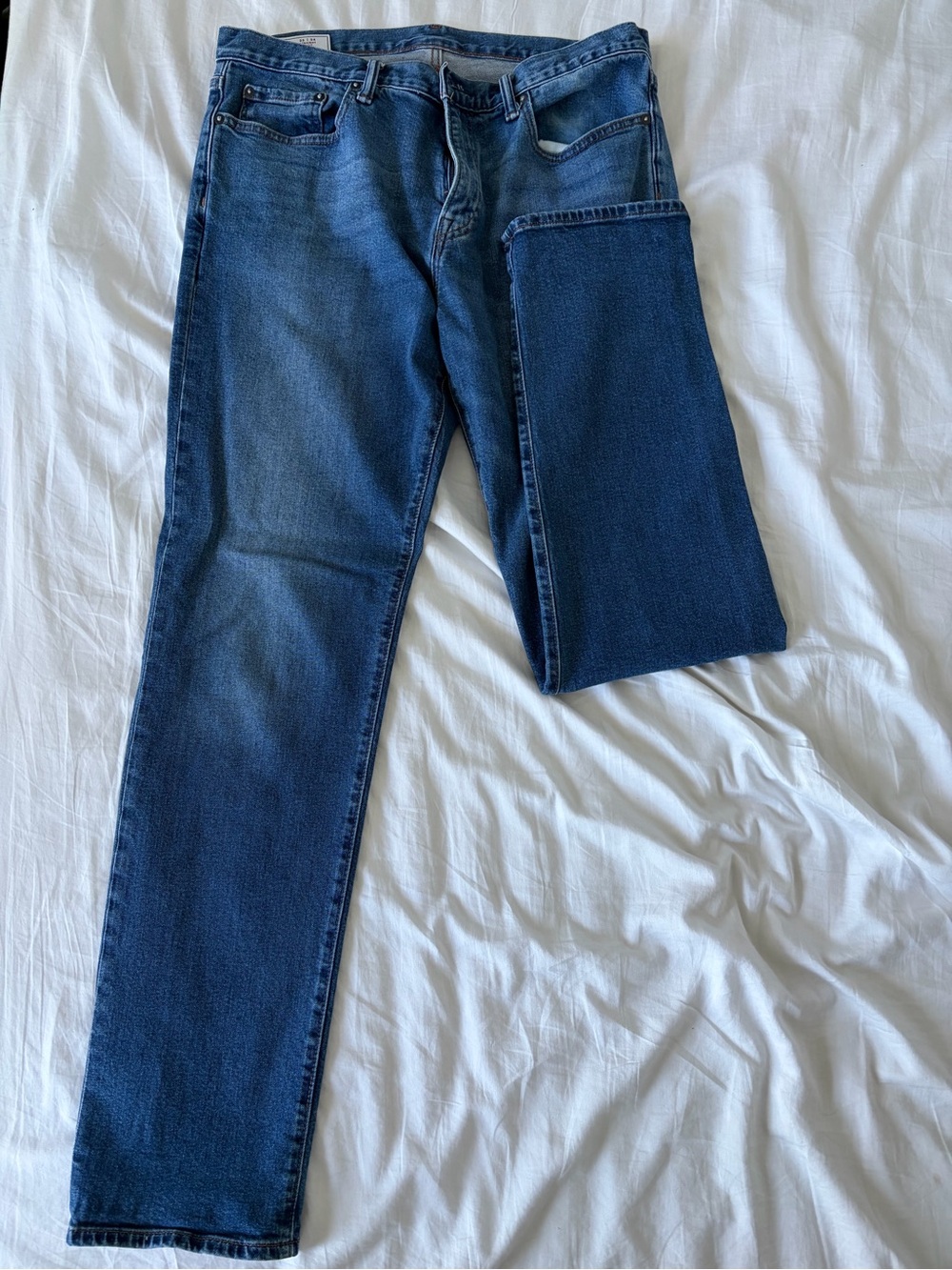GAP Medium Wash Straight Blue Jeans - 33/34